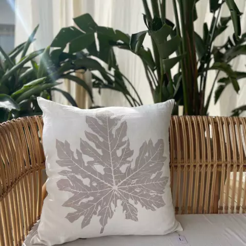 ALMOHADON BLANCO PAPAYA ROSA 60X60 CM