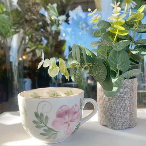 TAZA FLOR BORDO HOJAS VERDES