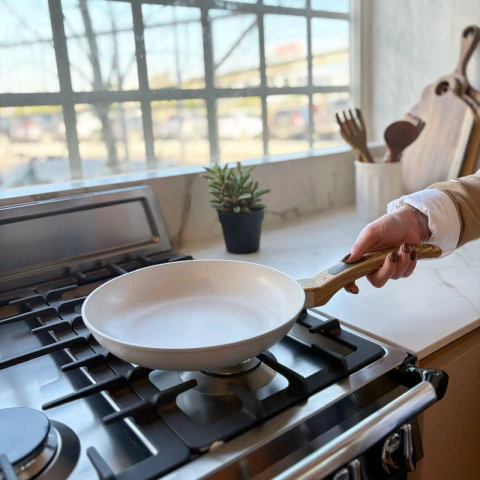 SARTEN 26 CM GRANITO BEIGE C/MANGO DE MADERA