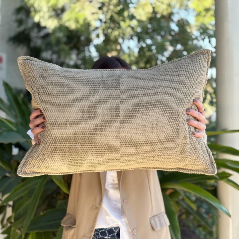 ALMOHADÓN MULTICABO 60 X 40 TOSTADO