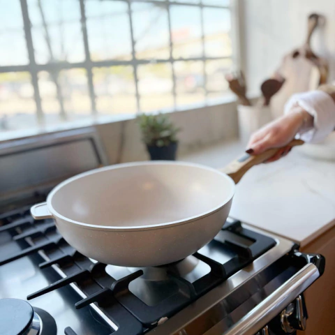 WOCK 28 CM GRANITO BEIGE C/MANGO MADERA