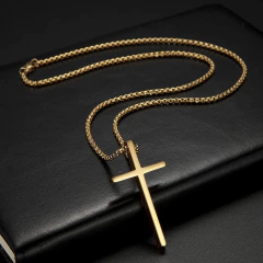 Colar Redentor Aço Dourado