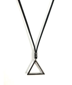 Colar Triangle Couro - comprar online