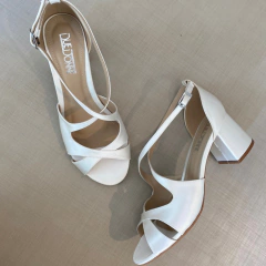 SANDÁLIA ELOAH - Pérola Salto Baixo - Due Donne Sapatos de Noiva & Festa