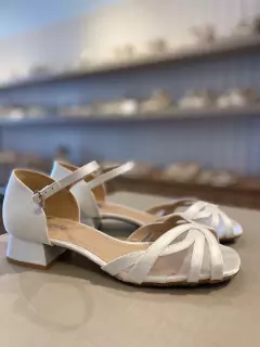 SANDÁLIA BIANCA - Pérola Salto Baixo na internet