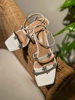 SANDÁLIA MARCELA - Branca na internet