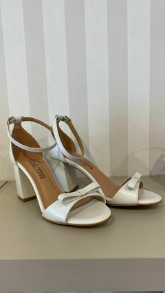 SANDÁLIA NINA - Couro Pérola Confort - comprar online