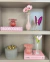 Borboleta pink com base em pedestal na internet
