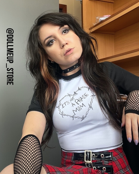 Cropped "It's not a phase mom" Manga Raglan Emo
