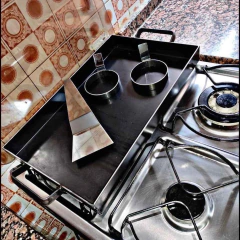 Plancheta Con espatula y Moldes huevo