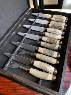 JUEGO 12 PIEZAS DE CIERVO Y BRONCE INOX 420