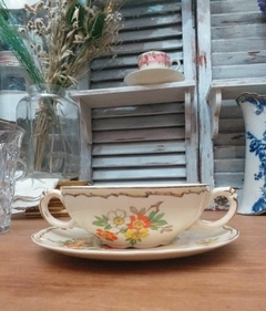 Taza y plato de consomé en loza inglesa - comprar online