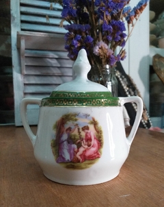 Azucarera de porcelana con escena
