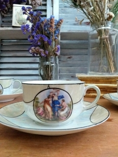 Taza de té en porcelana Checoslovaca