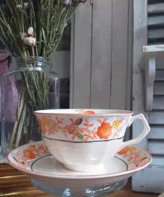 Taza de té en porcelana Japonesa
