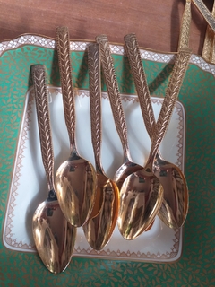 6 cucharas de postre metal dorado