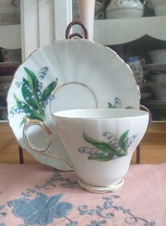 Taza de té en porcelana inglesa en internet