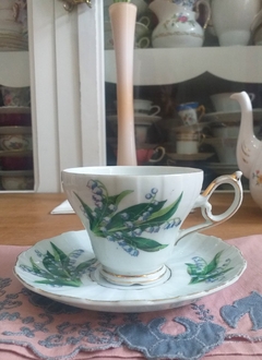 Taza de té en porcelana inglesa