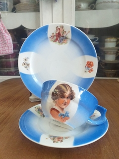 Trio de té infantil de loza Holandesa