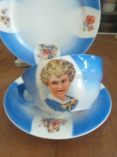 Trio de té infantil de loza Holandesa en internet