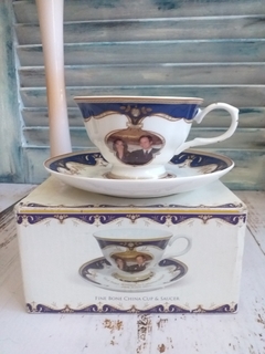Taza de té conmemorativa en porcelana inglesa en internet