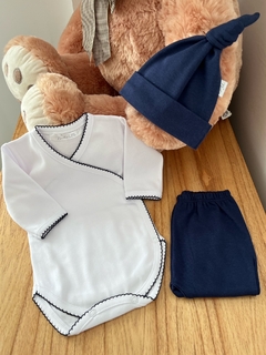 Ajuar hello baby algodón pima | Blanco y azul - comprar online