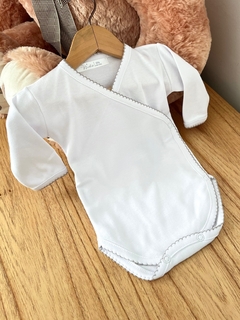 Body cruzado algodón pima | Blanco picot gris - comprar online