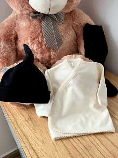 Ajuar hola mundo | Natural y negro - comprar online
