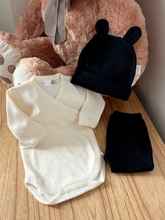 Ajuar hello baby | Natural y negro - comprar online