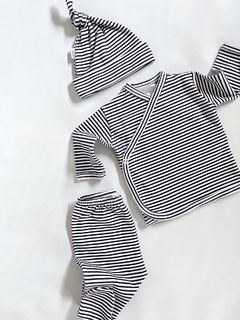 PREMIUM BABY BOX ALGODÓN PIMA | RAYITAS AZUL - Nichis Bebés