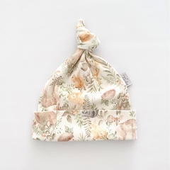 GORRO CON NUDITO ALGODÓN PIMA | WOODS - comprar online