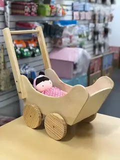 Carrinho de boneca
