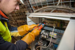 Comprobador de tensión bipolar Sonel P-5 - Espa Elec Store 