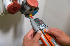 Comprobador de tensión bipolar Sonel P-6 - Espa Elec Store 