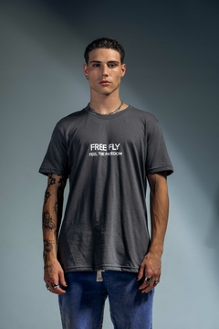 REMERA FLY