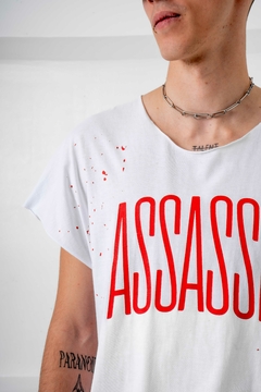REMERA ASSASSIN en internet