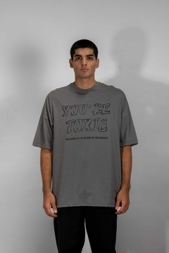 REMERA TOXIC