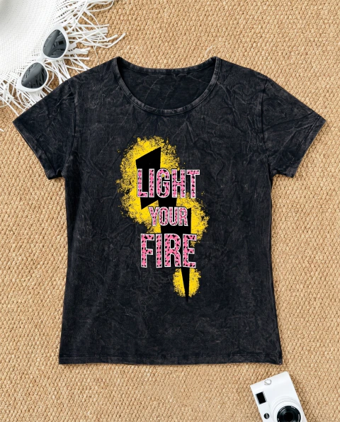 Remera Nevada con estampa Light yout Fire. Cód. AL01