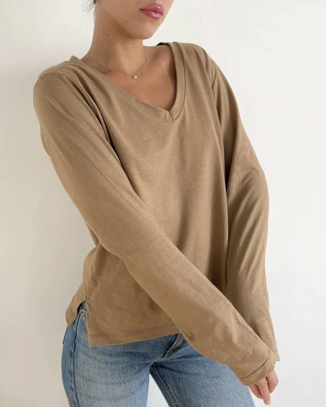 Remera Manga Larga Aura Camel. Cód. BK244