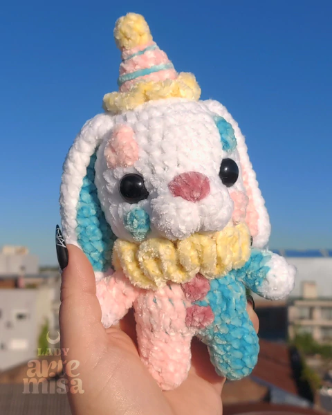 Clowny Bunny Plushie ~ Amigurumi - comprar online