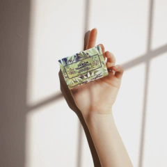 Jabón Terapéutico con Aloe Vera y Cannabis 90 gr - La Boutique Saludable