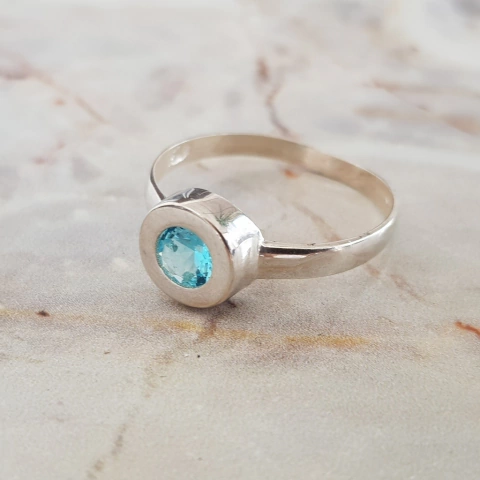 Anillo en Plata y Cúbic Aguamarina