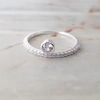 Anillo medio sin fín con Cúbic Círculo y zirconias