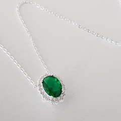 Cadena con dije Cúbic verde y blancos en Plata, 42 cm. + 5 ext.