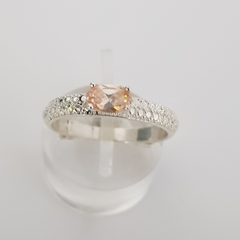 Anillo solitario con Cúbic ámbar en internet