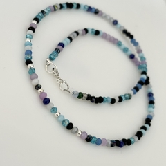 Collar choker Cristalitos, bolitas y cierre Plata - comprar online