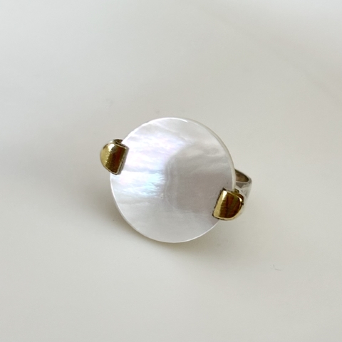 Anillo en Plata y Oro con Nácar