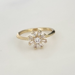 Anillo flor en Acero baño Oro con Cubic baguette - comprar online