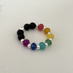 Anillo elastizado 7 chakras con piedras facetadas, onix mate y bolitas en Plata en internet