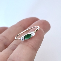 Anillo en Plata con Cubic verde y zirconias en internet